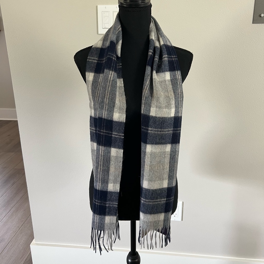 NWT Ballantrae Edinburgh 100% Lambswool Scarf - Picture 3 of 9
